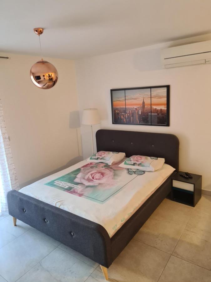 פורץ Studio Apartment Doris מראה חיצוני תמונה
