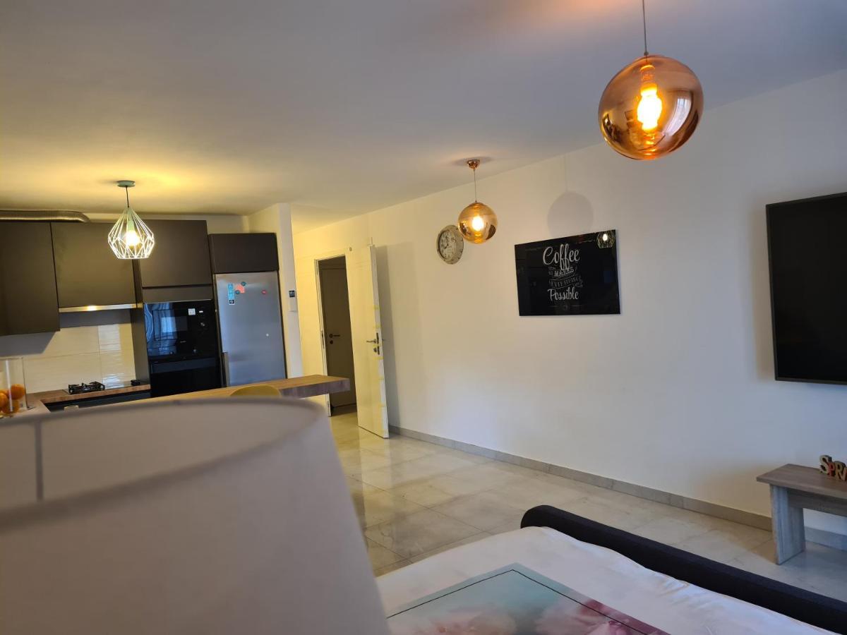 פורץ Studio Apartment Doris מראה חיצוני תמונה